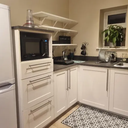 William, Apartment *